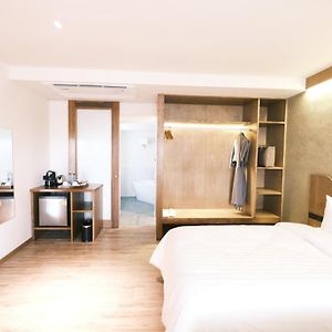 Superior Garden Room One-way Airport Transfer